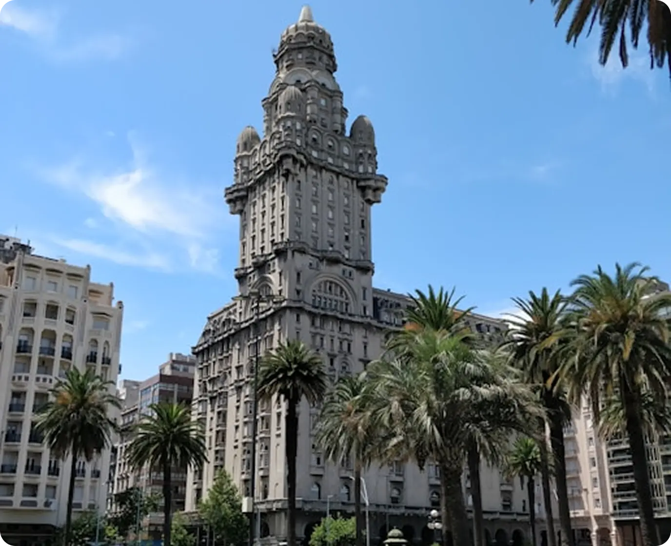 Desktop and mobile views of Uruguay Ministry of Public Health website homepage.